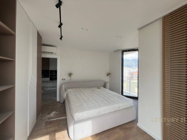 Tirane, shes apartament 2+1+Aneks+Ballkon Kati 5, 104 m² 300.000 € 