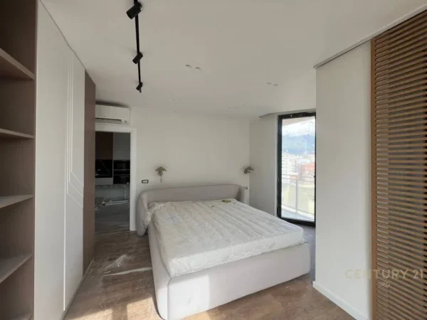Tirane, shes apartament 2+1+Aneks+Ballkon Kati 5, 104 m² 300.000 € 