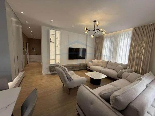 Tirane, jepet me qera apartament 2+1+Ballkon Kati 3, 100 m² 900 € (Bulevardi i Ri)