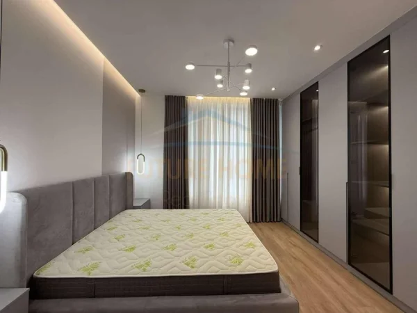 Tirane, jepet me qera apartament 2+1+Ballkon Kati 3, 100 m² 900 € (Bulevardi i Ri)