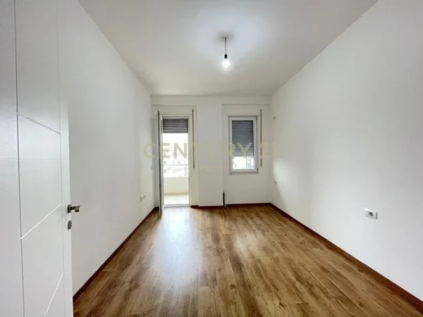 Tirane, shes apartament 2+1+Aneks+Ballkon Kati 2, 115 m² 185.000 € 