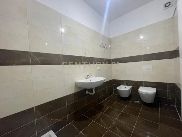 Tirane, shes apartament 2+1+Aneks+Ballkon Kati 2, 115 m² 185.000 € 