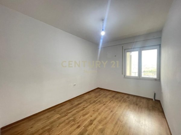 Tirane, shes apartament 2+1+Aneks+Ballkon Kati 2, 115 m² 185.000 € 