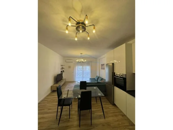 Tirane, jepet me qera apartament 2+1 Kati 8, 106 m² 550 € (Yzberisht , Prane Spitalit Amerikan 3)