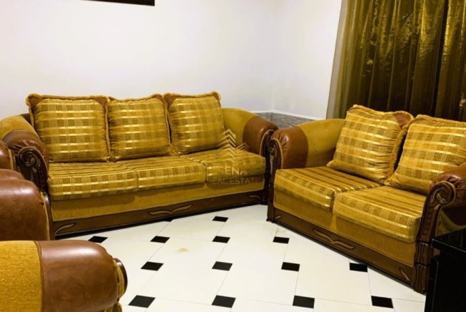 Tirane, jepet me qera shtepi 1+1+Ballkon Kati 1, 65 m² 400 € (Rruga 5 Maj)