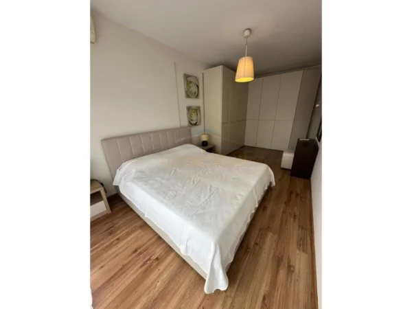 Tirane, jepet me qera apartament 2+1+2+2 Poste , Kati 6, 120 m² 1.200 € (Rruga Myslym Shyri)
