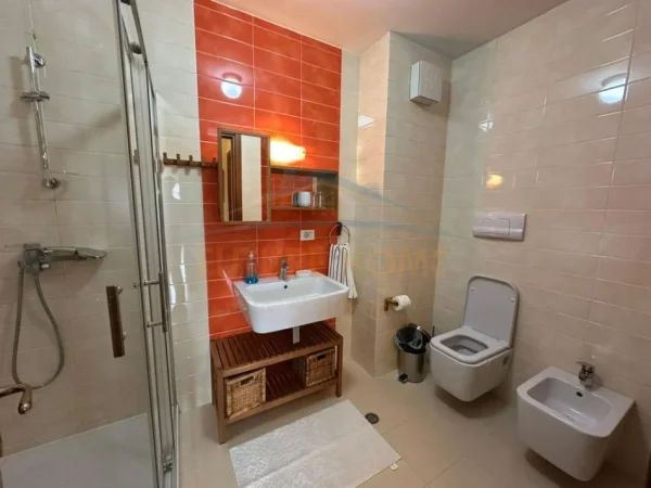 Tirane, jepet me qera apartament 2+1+2+2 Poste , Kati 6, 120 m² 1.200 € (Rruga Myslym Shyri)