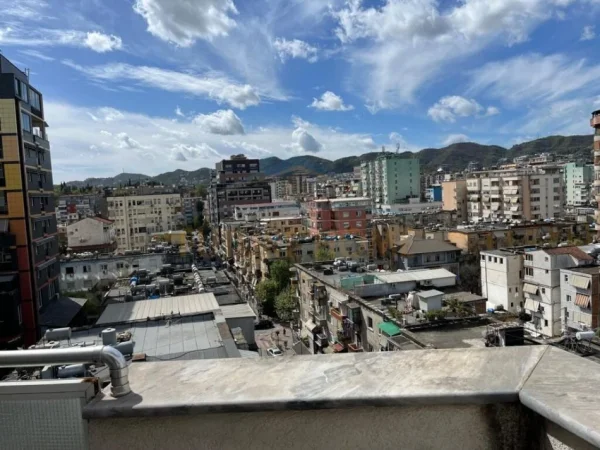 Tirane, shitet apartament duplex 3+1 Kati 8, 309 m² 550.000 € (Blloku , Rruga Nikolla Tupe)