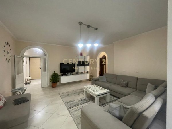 Tirane, shes apartament 2+1+Aneks+Ballkon Kati 5, 127 m² 269.000 € 