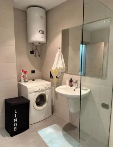 Tirane, jepet me qera apartament 1+1+Ballkon Kati 8, 62 m² 600 € (RRUGA DERVISH HIMA)