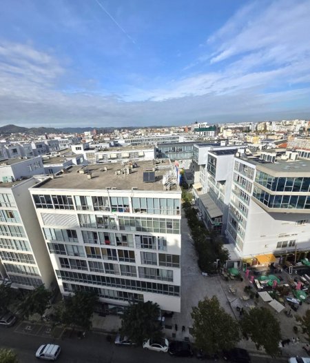 Tirane, jepet me qera apartament 2+1+Ballkon Kati 11, 105 m² 700 € (Rr.Tish dahia - Te Lulishtja)