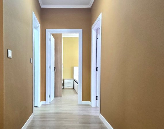 Tirane, jepet me qera apartament 2+1+Ballkon Kati 11, 105 m² 700 € (Rr.Tish dahia - Te Lulishtja)