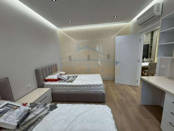 Tirane, jepet me qera apartament 3+1 Kati 6, 116 m² 630 € (Univers City , Tirane)