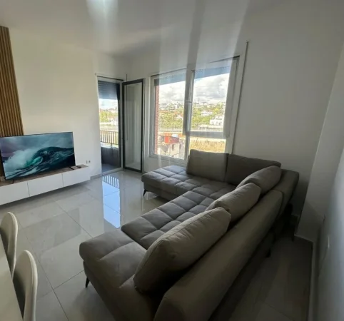 Tirane, jap me qera apartament 2+1+Ballkon Kati 3, 10 m² 600 € (Paskuqan afer Shkolles Isa Boletini)