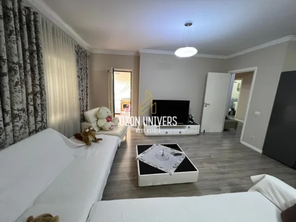 Tirane, shitet apartament 2+1+Ballkon Kati 5, 122 m² 250.000 € (Usluga Residence, Stacioni i Trenit Tirana, Albania)