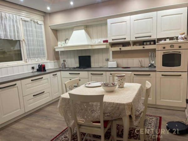 Tirane, shes Vile 3 Katshe Kati 4, 600 m² 975.000 € (Akacia Hill)