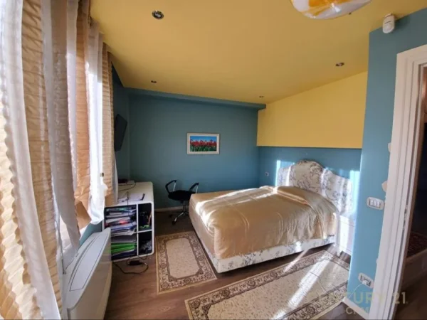 Tirane, shes Vile 3 Katshe Kati 4, 600 m² 975.000 € (Akacia Hill)
