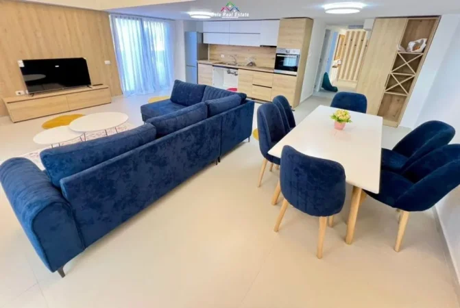 Tirane, jepet me qera apartament 3+1 Kati 1, 150 m² 1.400 € (Kodra e Diellit)