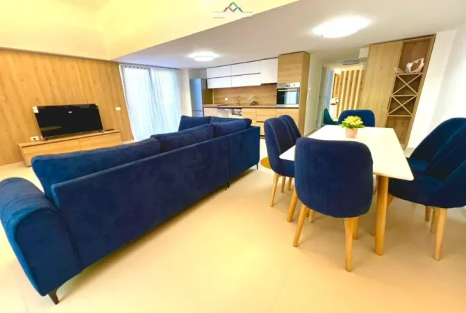 Tirane, jepet me qera apartament 3+1 Kati 1, 150 m² 1.400 € (Kodra e Diellit)