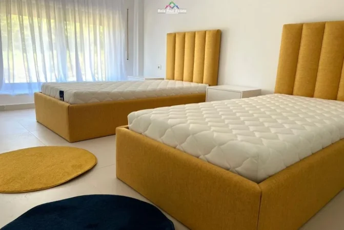 Tirane, jepet me qera apartament 3+1 Kati 1, 150 m² 1.400 € (Kodra e Diellit)
