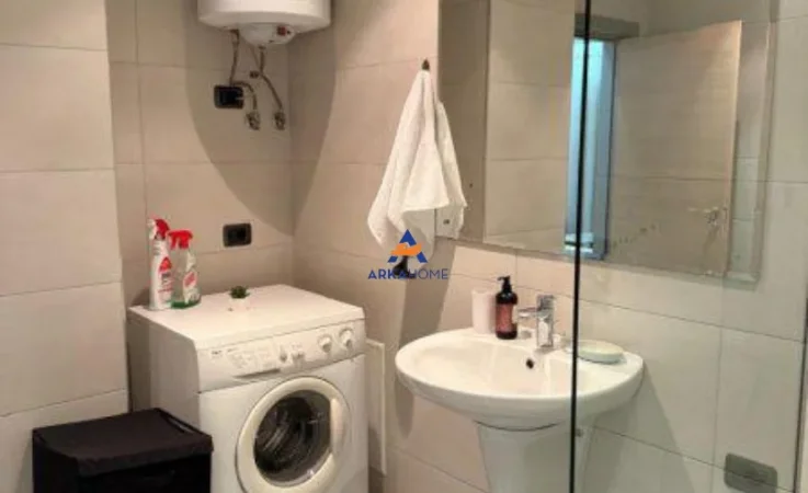 Tirane, jepet me qera apartament 1+1+Ballkon Kati 8, 62 m² 600 € (RRUGA E ELBASANIT)