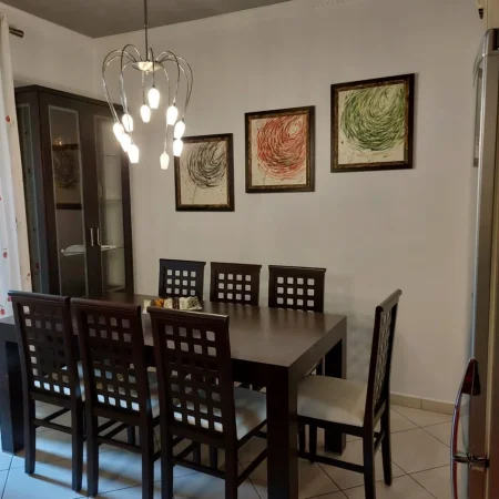 Tirane, jap me qera apartament 2+1+Ballkon Kati 8, 80 m² 600 € (rruga panorama afer ish hipotekes)
