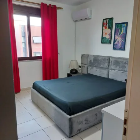 Tirane, jap me qera apartament 2+1+Ballkon Kati 8, 80 m² 600 € (rruga panorama afer ish hipotekes)