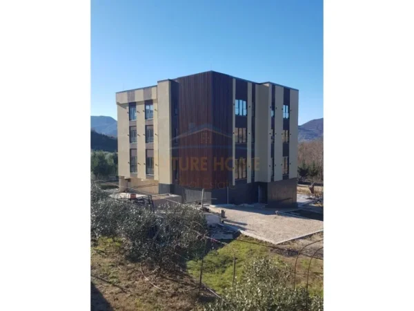 Tirane, jepet me qera hotel , 1.270 m² 15.000 € (Mullet)