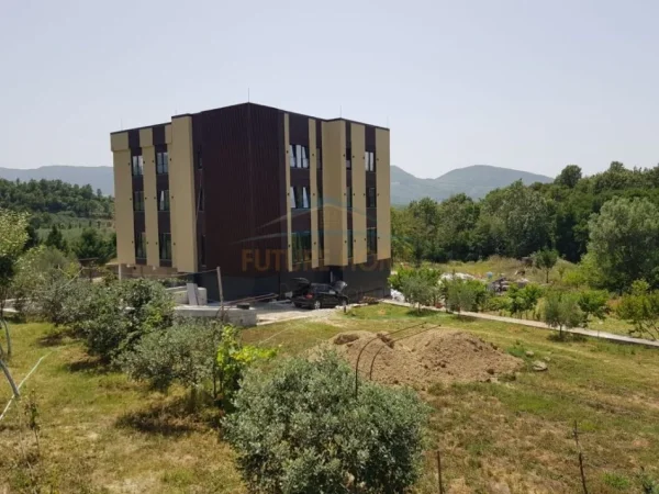 Tirane, jepet me qera hotel , 1.270 m² 15.000 € (Mullet)