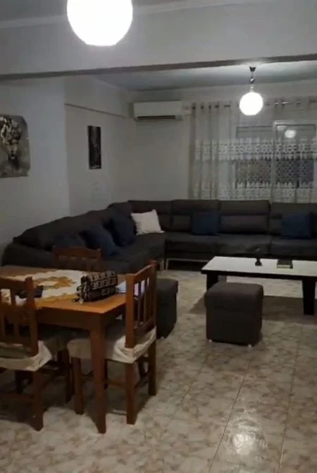 Tirane, jap me qera apartament 2+1+Ballkon Kati 6, 120 m² 600 € (rruga dritan hoxha pallatet hawai)