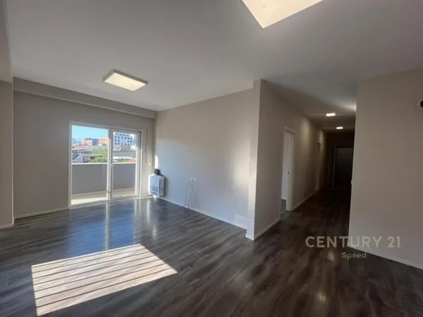 Tirane, shes apartament 2+1+Aneks+Ballkon Kati 1, 88 m² 210.000 € (Hipoteka)