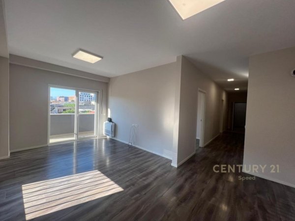 Tirane, shes apartament 2+1+Aneks+Ballkon Kati 1, 88 m² 210.000 € (Hipoteka)