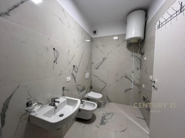 Tirane, shes apartament 2+1+Aneks+Ballkon Kati 1, 88 m² 210.000 € (Hipoteka)