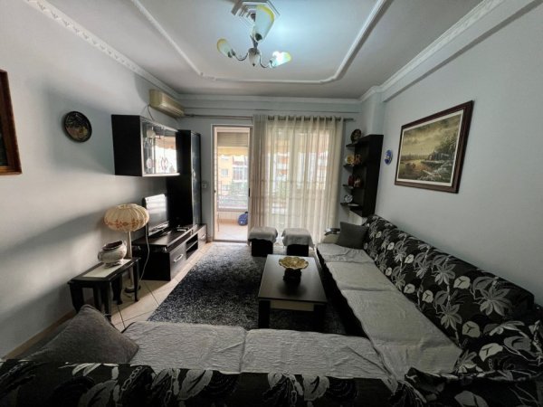 Tirane, jepet me qera apartament 2+1+Ballkon Kati 3, 120 m² 570 € (Astir)