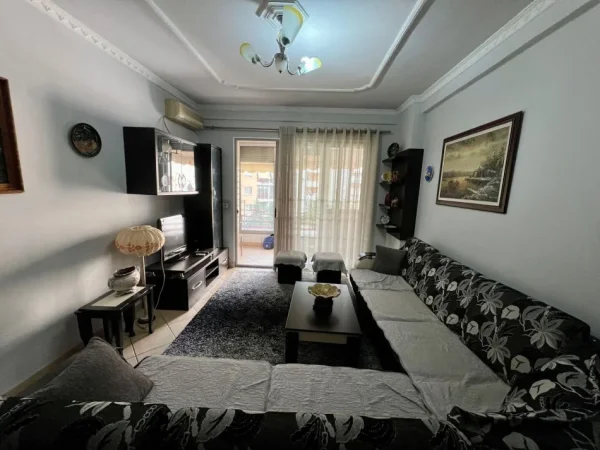 Tirane, jepet me qera apartament 2+1+Ballkon Kati 3, 120 m² 570 € (Astir)