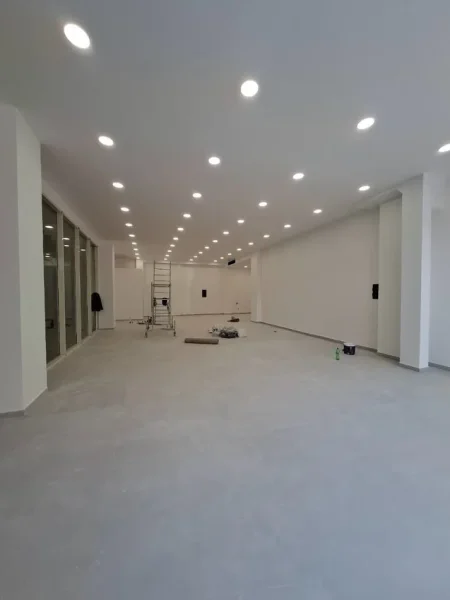 Tirane, jepet me qera dyqan Kati 0, 166 m² 4.500 € (Bulevardi Gjergj Fishta)