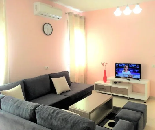 Tirane, jap me qera apartament 1+1+Ballkon Kati 8, 68 m² 520 € (afer Ring Center)