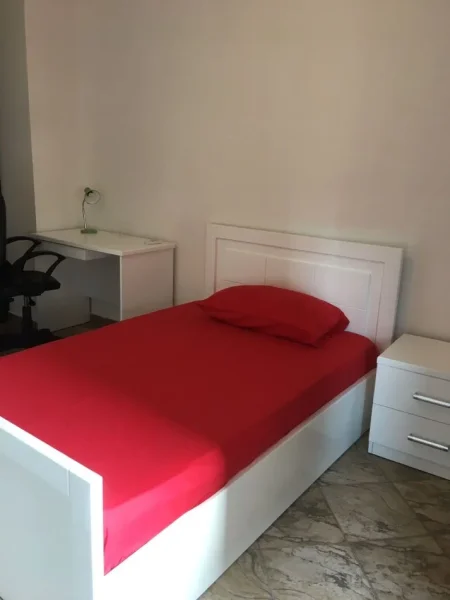 Tirane, jap me qera apartament 3+1+Ballkon Kati 6, 157 m² 900 € (rruga barrikada)
