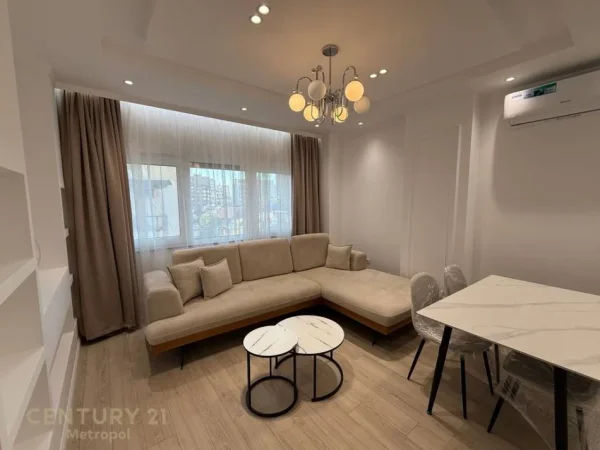 Tirane, jepet me qera apartament 2+1 Kati 3, 90 m² 1.000 € (Myslym Shyri)