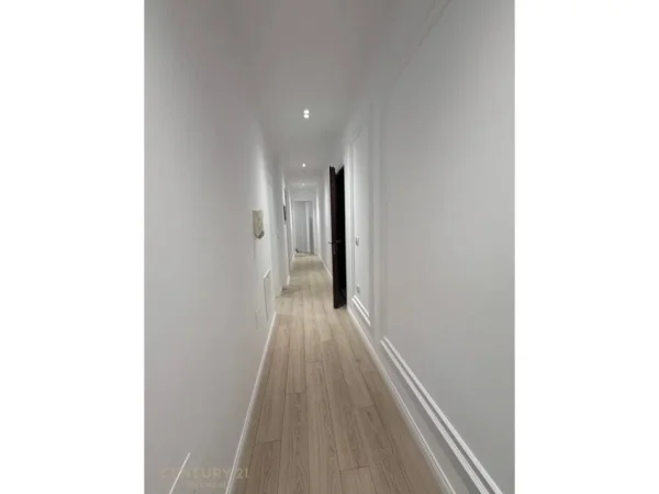 Tirane, jepet me qera apartament 2+1 Kati 3, 90 m² 1.000 € (Myslym Shyri)