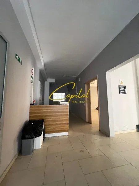 Tirane, jepet me qera ambjent biznesi Kati 2, 350 m² 3.000 € (RRUGA ELBASANIT)