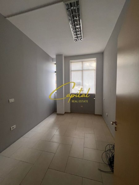 Tirane, jepet me qera ambjent biznesi Kati 2, 350 m² 3.000 € (RRUGA ELBASANIT)