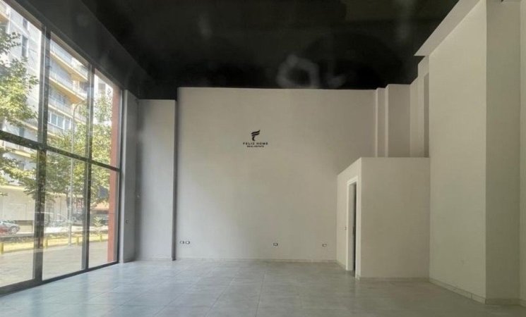 Tirane, jepet me qera dyqan , 12 m² 805 € (ASTIR)