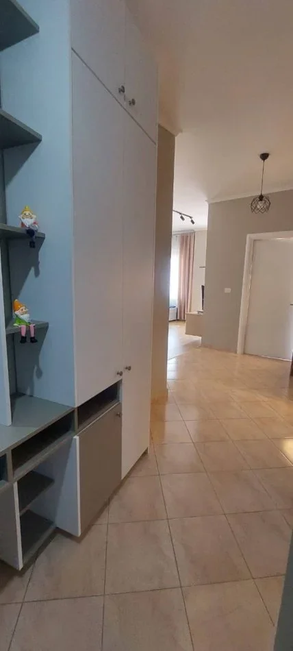 Tirane, jap me qera apartament 1+1+Ballkon Kati 5, 65 m² 620 € (AFER SELVISE)