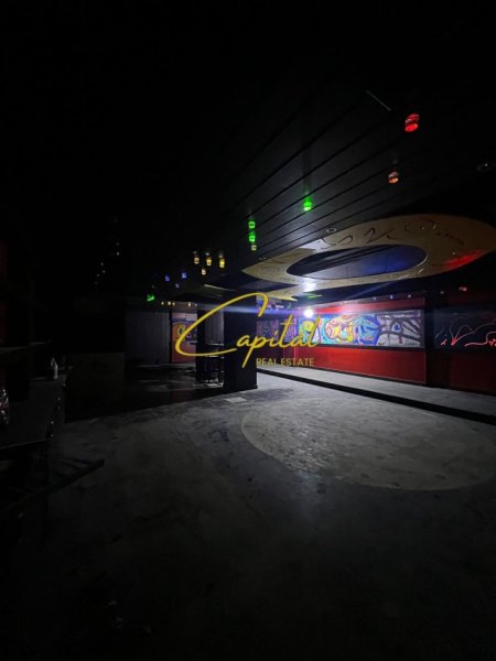 Tirane, jepet me qera ambjent biznesi Kati -1, 325 m² 2.200 € (QYTET STUDENTI)