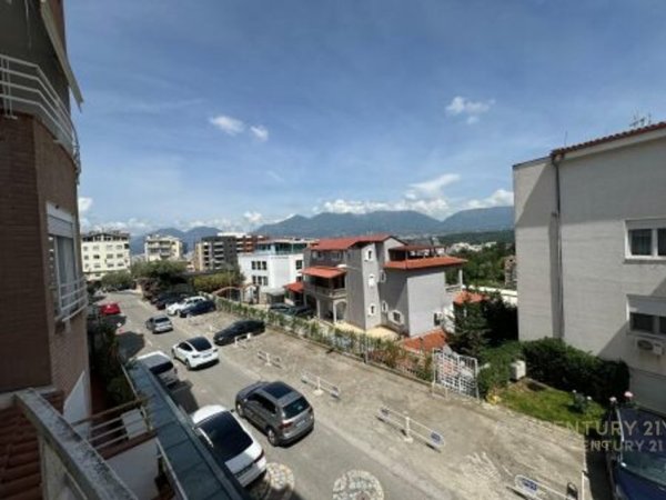 Tirane, shes apartament 2+1+Aneks+Ballkon Kati 3, 90 m² 215.000 € 