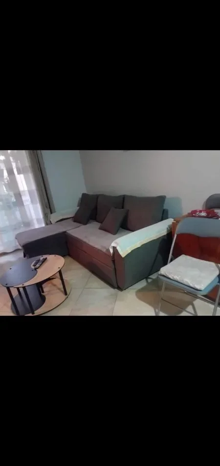 Tirane, jap me qera apartament 1+1+Ballkon Kati 2, 60 m² 400 € (rruga Azem meshi)