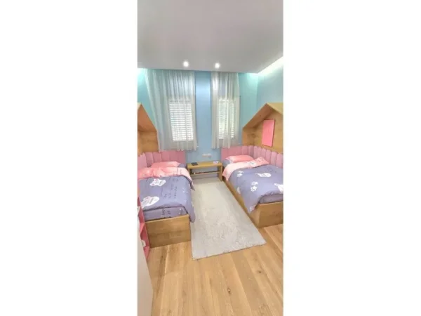 Tirane, shes apartament 2+1+Aneks+Ballkon Kati 4, 142 m² 313.000 € 