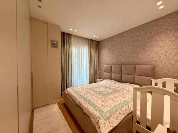 Tirane, shitet apartament 3+1+Aneks+Ballkon , 182 m² 355.000 € (Fusha Aviacionit)