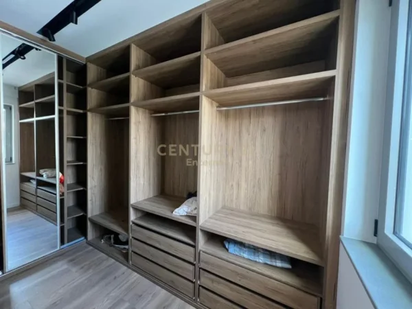 Tirane, shes apartament 2+1+Aneks+Ballkon Kati 4, 123 m² 265.000 € 